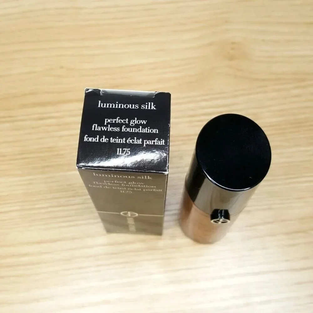 GIORGIO ARMANI # 11.75 Luminous Silk Perfect Glow Flawless Foundation .6oz